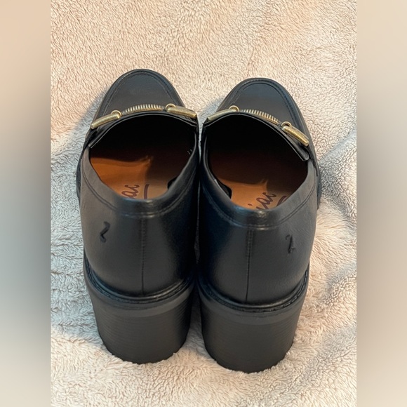 NEW ZODIAC Gemma Hardware Lug Sole Loafers - Picture 3 of 6